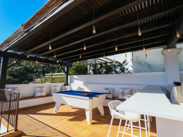 4 Bedrooms Villa in Benahavís