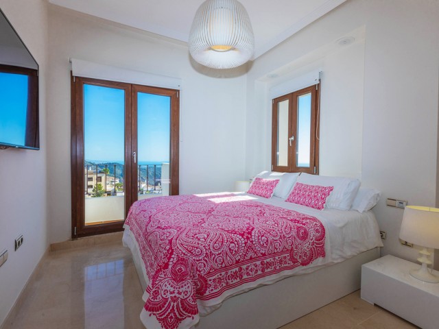 4 Bedrooms Villa in Benahavís