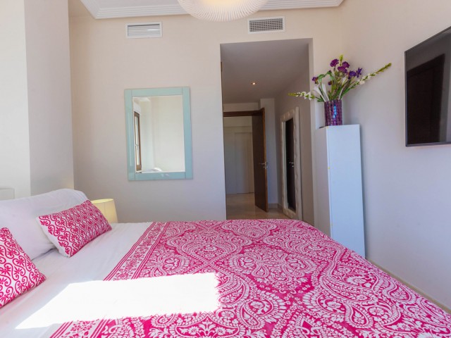 4 Bedrooms Villa in Benahavís