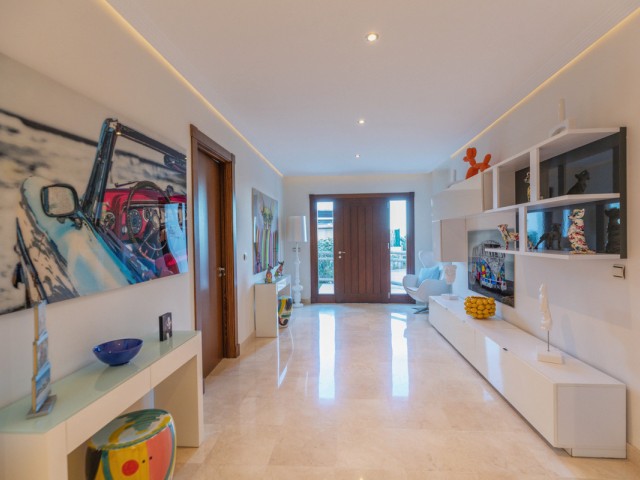 4 Bedrooms Villa in Benahavís