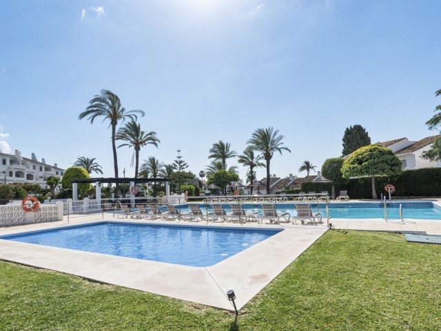 3 Bedrooms Apartment in Nueva Andalucía