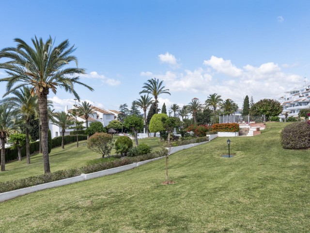 3 Bedrooms Apartment in Nueva Andalucía