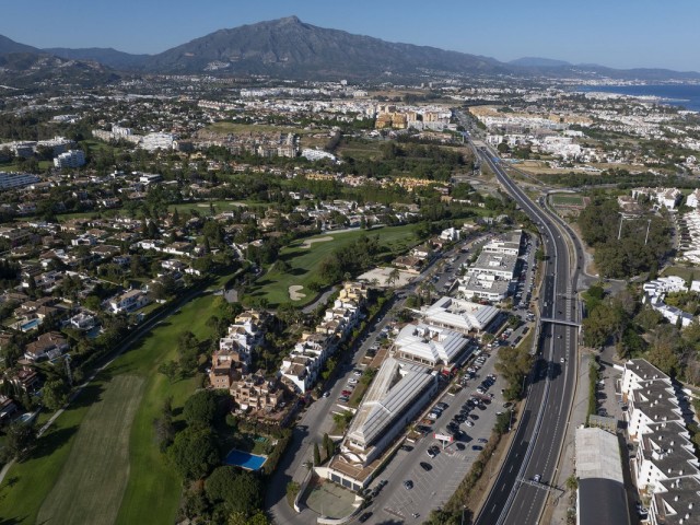 Commercial in Guadalmina Alta