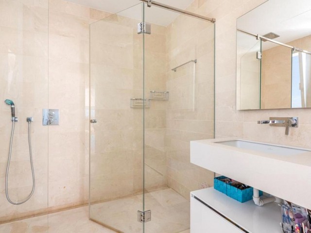 Villa avec 5 Chambres  à Marbella