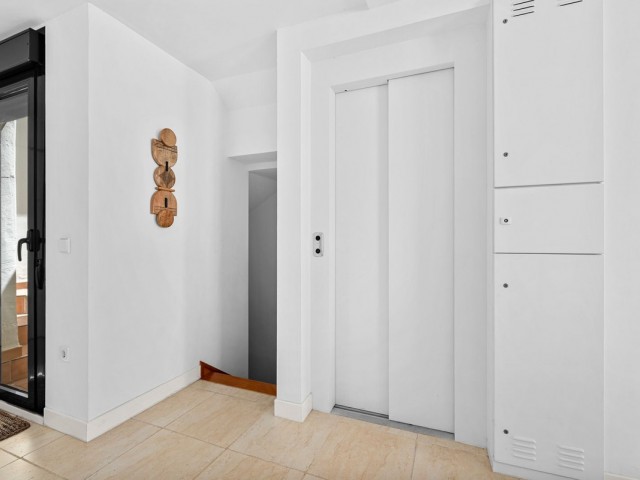 3 Bedrooms Townhouse in New Golden Mile