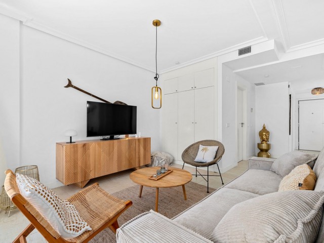 3 Bedrooms Townhouse in New Golden Mile