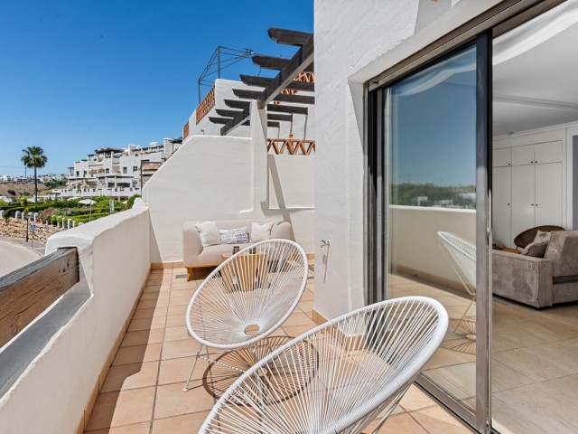 3 Bedrooms Townhouse in New Golden Mile