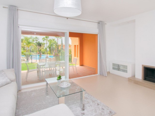 3 Bedrooms Townhouse in Benahavís