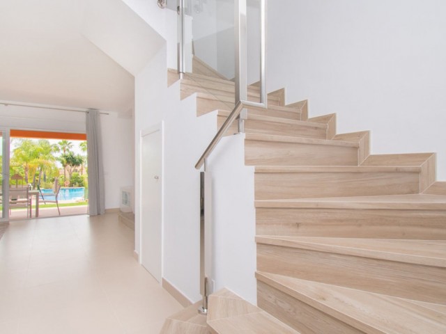 3 Bedrooms Townhouse in Benahavís
