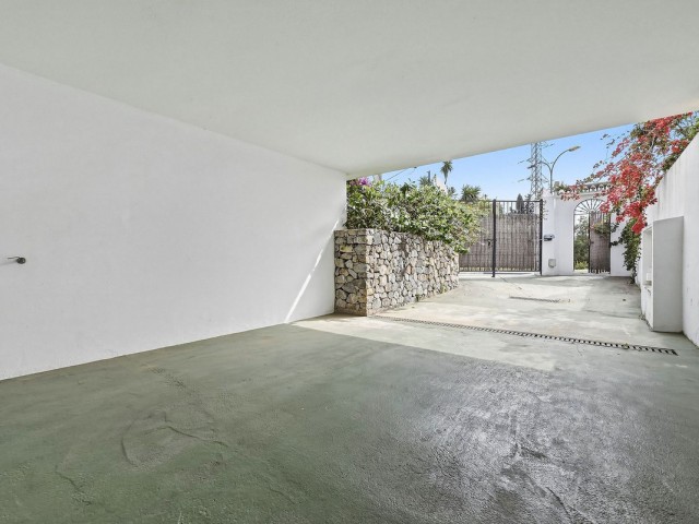 4 Bedrooms Townhouse in Nueva Andalucía