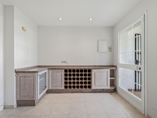 4 Bedrooms Townhouse in Nueva Andalucía