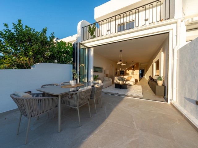 4 Bedrooms Townhouse in Nueva Andalucía