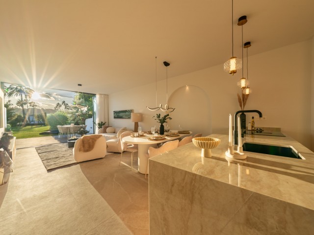 4 Bedrooms Townhouse in Nueva Andalucía