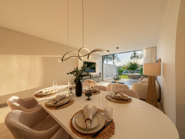 4 Bedrooms Townhouse in Nueva Andalucía