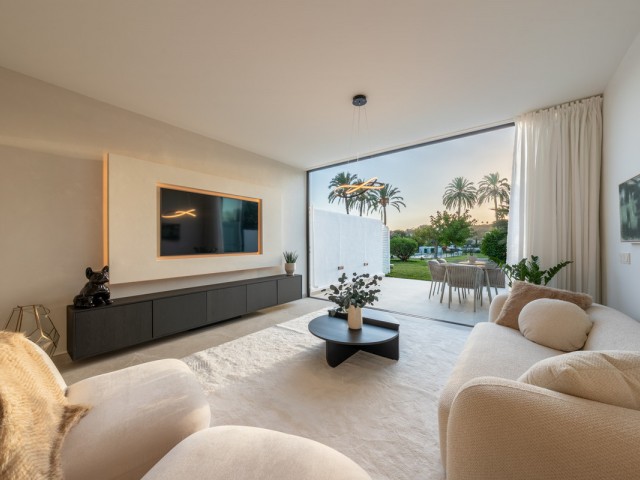 4 Bedrooms Townhouse in Nueva Andalucía