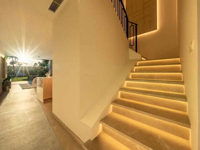 4 Bedrooms Townhouse in Nueva Andalucía