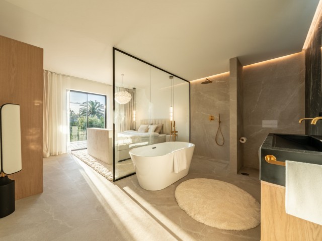 4 Bedrooms Townhouse in Nueva Andalucía