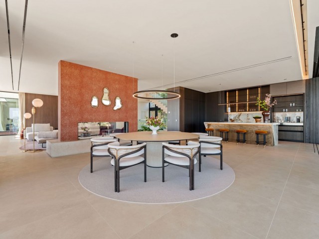 8 Bedrooms Villa in Benahavís