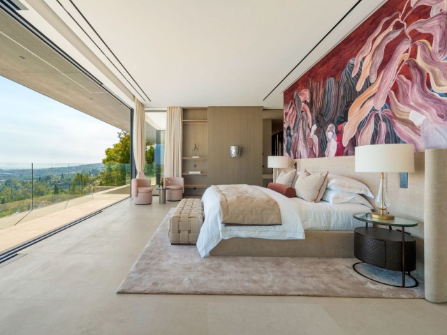 8 Bedrooms Villa in Benahavís