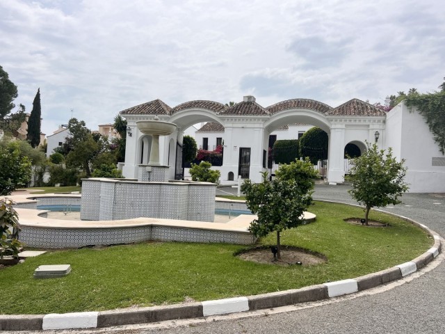 3 Bedrooms Apartment in Nueva Andalucía