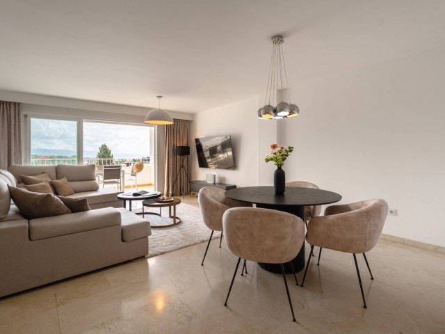 4 Bedrooms Apartment in Nueva Andalucía