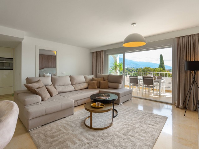4 Bedrooms Apartment in Nueva Andalucía
