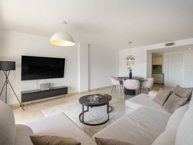 4 Bedrooms Apartment in Nueva Andalucía