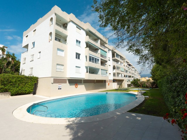 4 Bedrooms Apartment in Nueva Andalucía