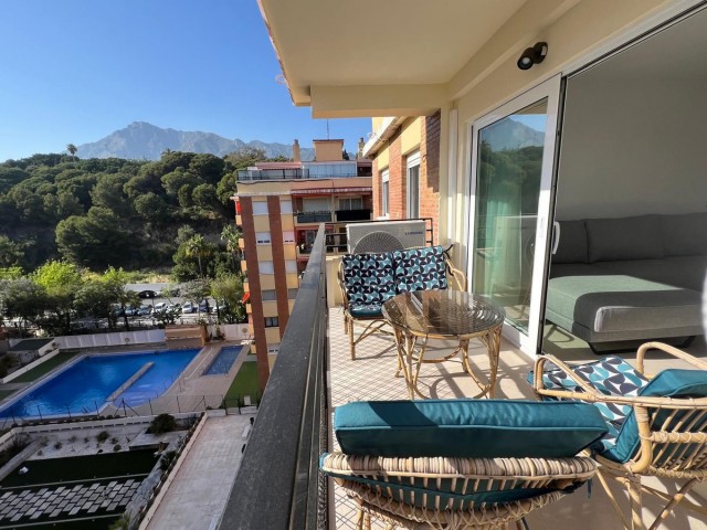 Apartamento con 2 Dormitorios  en Marbella