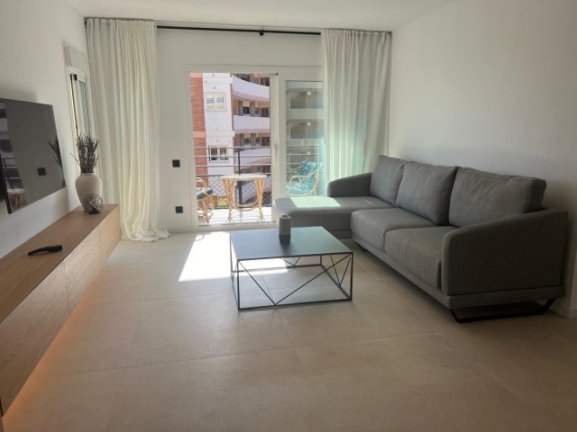Apartamento con 2 Dormitorios  en Marbella