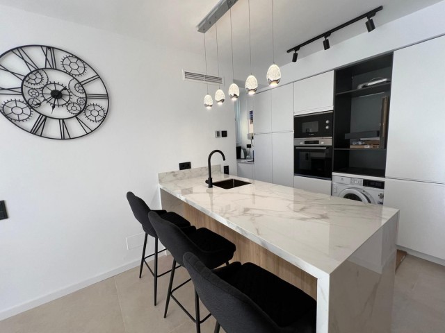 Apartamento con 2 Dormitorios  en Marbella