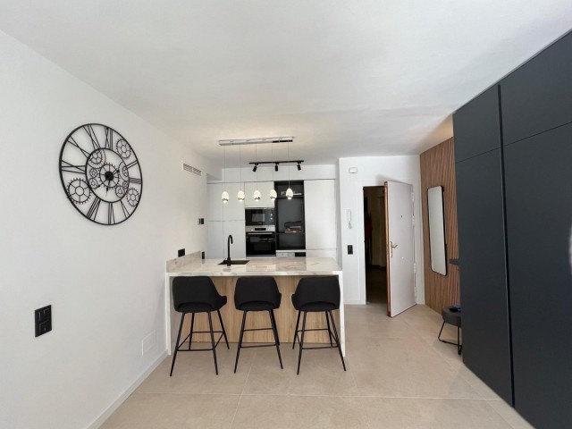 Apartamento con 2 Dormitorios  en Marbella