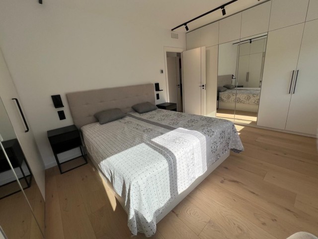 Apartamento con 2 Dormitorios  en Marbella