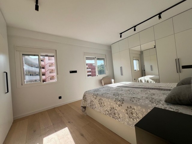 Apartamento con 2 Dormitorios  en Marbella