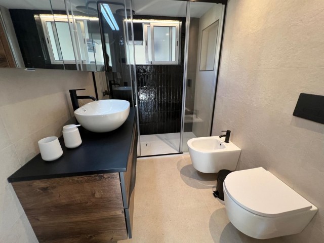 Apartamento con 2 Dormitorios  en Marbella