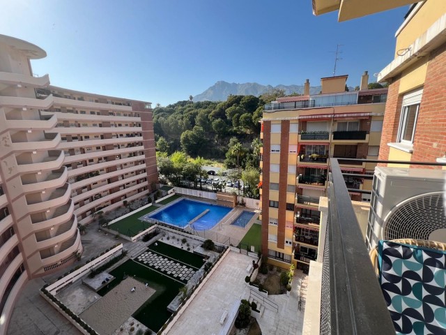 Apartamento con 2 Dormitorios  en Marbella