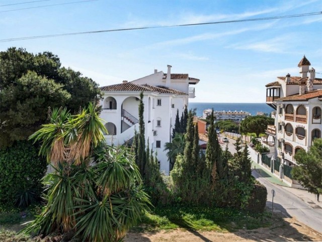 Maison mitoyenne avec 3 Chambres  à Calahonda
