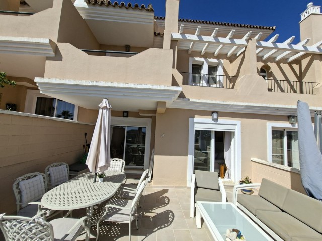 Maison mitoyenne avec 3 Chambres  à La Duquesa