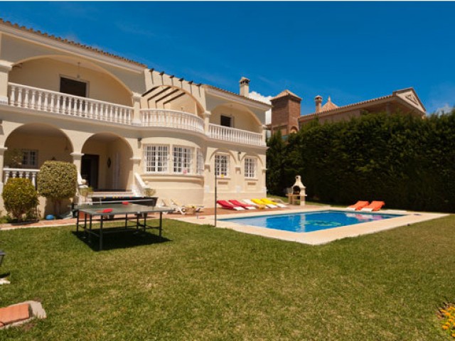 5 Makuuhuoneen Huvila Mijas Golf