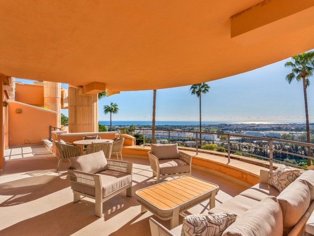 3 Bedrooms Apartment in Nueva Andalucía
