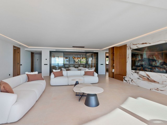 3 Bedrooms Apartment in Nueva Andalucía