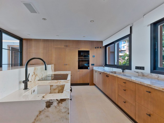 3 Bedrooms Apartment in Nueva Andalucía