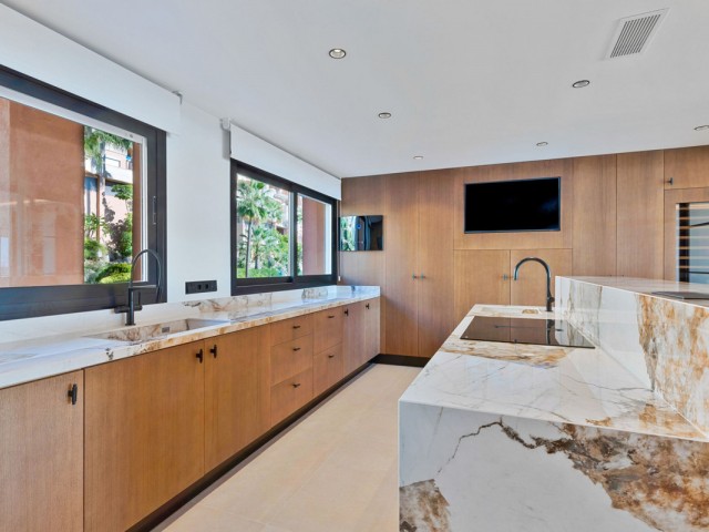 3 Bedrooms Apartment in Nueva Andalucía