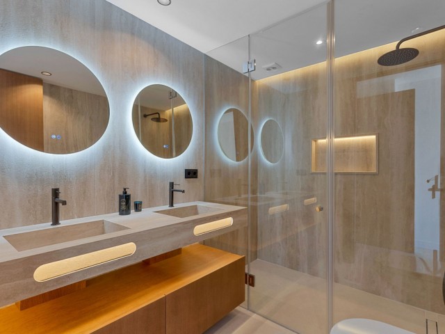 3 Bedrooms Apartment in Nueva Andalucía