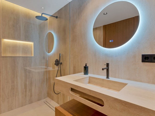 3 Bedrooms Apartment in Nueva Andalucía