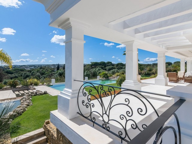 5 Bedrooms Villa in Sotogrande