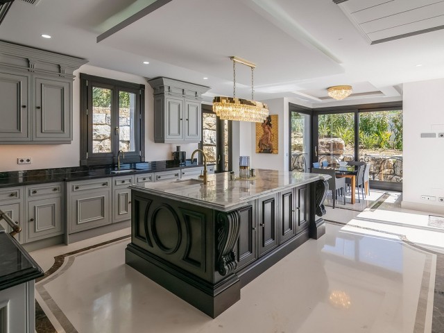 5 Bedrooms Villa in Sotogrande
