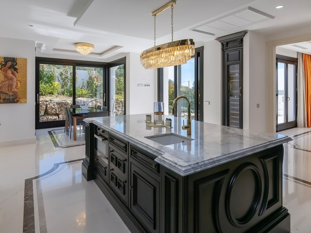 5 Bedrooms Villa in Sotogrande