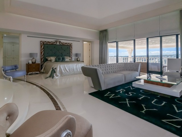 5 Bedrooms Villa in Sotogrande