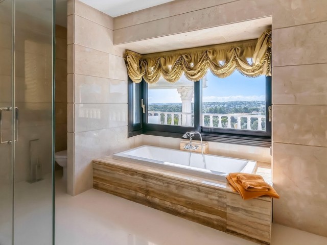 5 Bedrooms Villa in Sotogrande